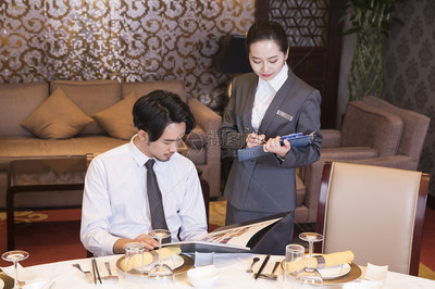 酒店餐廳服務(wù)員點(diǎn)菜圖片素材_免費(fèi)下載_jpg圖片格式_VRF高清圖片501203548 .